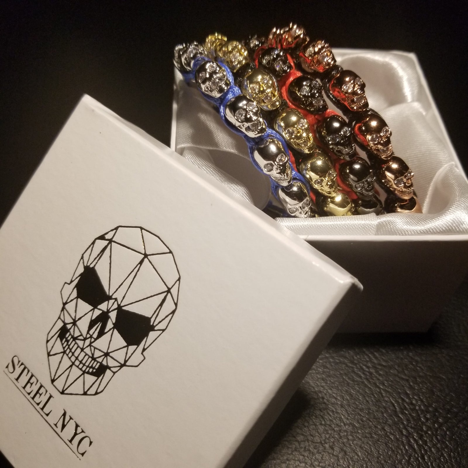 12 Skull Diamond Eyes Bracelet Black Silver