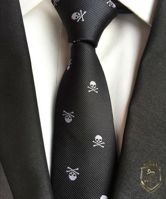 Corbata Slim Negra Calaveras Steel